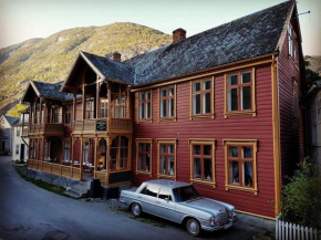 Lærdalsøren Guesthouse